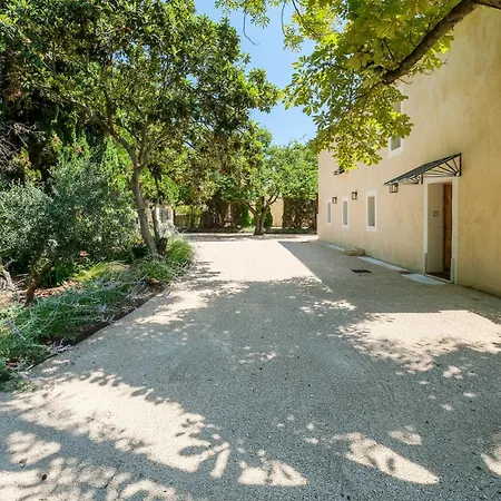La Quintessence Des Alpilles * Paradou